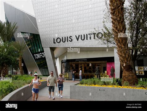 louis vuitton outlet in vegas.